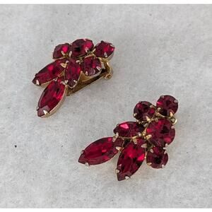 Vintage 50's Red rhinestone earrings with clipssee measurements